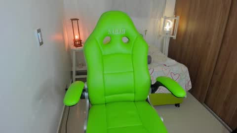 Snapshot of lisa_gerrard_ chatting on 02/20/25, 11:53 Lisa  online show from 02/20/25, 11:53