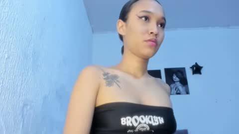 Lisa online show from 11/10/25, 04:44