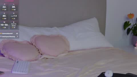 lisa_moons online show from 12/24/24, 09:11