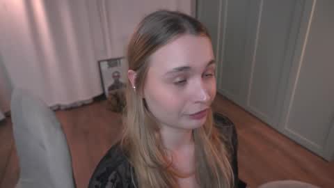 Elisabeth or Lisa online show from 01/17/26, 08:34