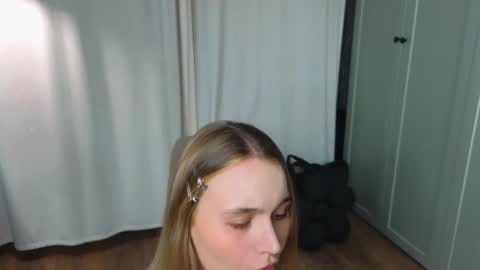 Elisabeth or Lisa online show from 02/22/26, 08:07