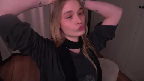 Elisabeth or Lisa online show from 03/16/26, 08:35