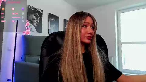 Lisa online show from 03/26/26, 10:32