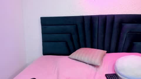 Snapshot of lisa_white_ chatting on 02/04/25, 12:19 lisa white online show from 02/04/25, 12:19