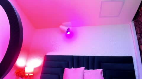 lisa white  online show from 03/28/26, 04:01