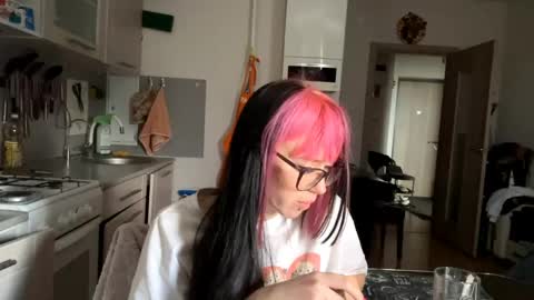 Snapshot of lisabethlaurence chatting on 05/31/26, 07:48 Aileen online show from 05/31/26, 07:48
