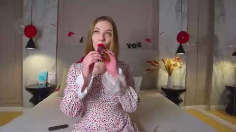 Lisa online show from 02/15/26, 07:51