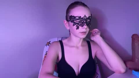 Snapshot of lisafrazier chatting on 09/10/25, 05:13 Lisa online show from 09/10/25, 05:13
