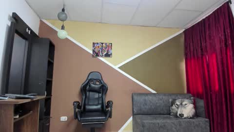 Snapshot of lisagray_1 chatting on 01/08/26, 07:49 Lisa Gray Independent Model online show from 01/08/26, 07:49