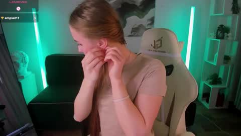 Snapshot of lisahille chatting on 02/24/26, 08:01 Lisa online show from 02/24/26, 08:01