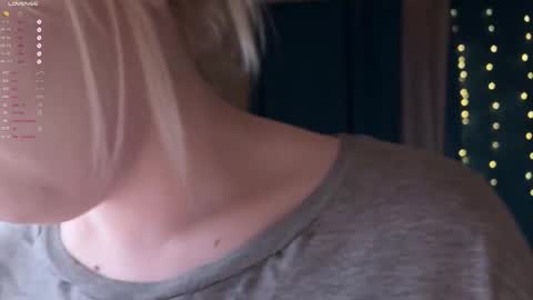 -Lisa- Help me to reach 100 thumbs up3 online show from 03/17/26, 07:06