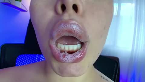 Lisbet online show from 01/30/25, 10:08