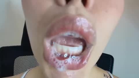 Lisbet online show from 11/27/25, 07:16