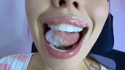 Lisbet online show from 12/19/25, 10:06