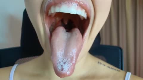 Lisbet online show from 03/27/26, 10:31