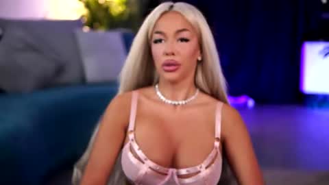 LisetteLuxe online show from 07/15/26, 07:19
