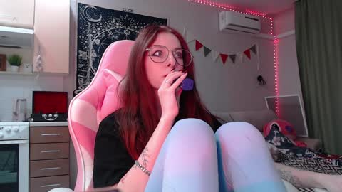 Snapshot of lisiasweet chatting on 01/03/25, 06:24 Lika online show from 01/03/25, 06:24