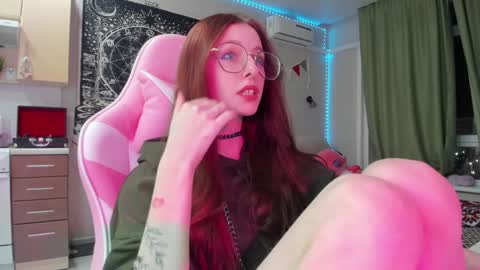 Snapshot of lisiasweet chatting on 01/08/25, 05:37 Lika online show from 01/08/25, 05:37