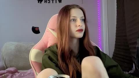 Snapshot of lisiasweet chatting on 12/14/25, 03:50 Lika online show from 12/14/25, 03:50