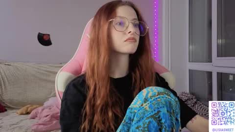 Snapshot of lisiasweet chatting on 12/21/25, 03:08 Lika online show from 12/21/25, 03:08