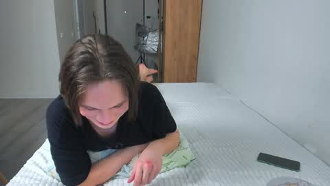 Snapshot of lissa_alfie chatting on 12/16/24, 08:16 Alfie online show from 12/16/24, 08:16