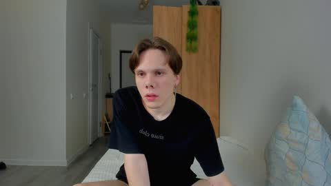 Snapshot of lissa_alfie chatting on 12/25/24, 02:46 Alfie online show from 12/25/24, 02:46