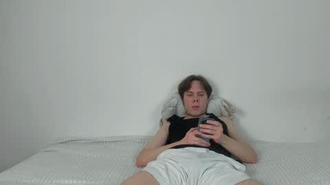 Snapshot of lissa_alfie chatting on 01/10/25, 04:20 Alfie online show from 01/10/25, 04:20