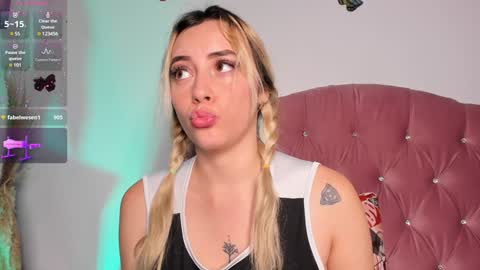 Snapshot of lissa_brown_ chatting on 12/03/24, 04:58 Lissa online show from 12/03/24, 04:58