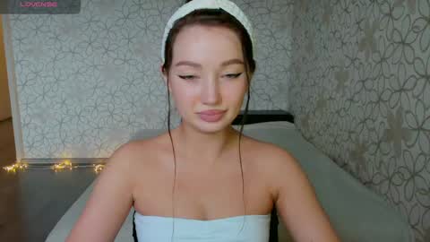 Snapshot of lissa_cristal_ chatting on 05/17/26, 11:17 lissa_cristal_ online show from 05/17/26, 11:17