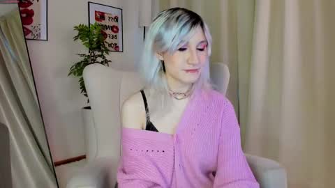 Lissa online show from 12/01/25, 08:08