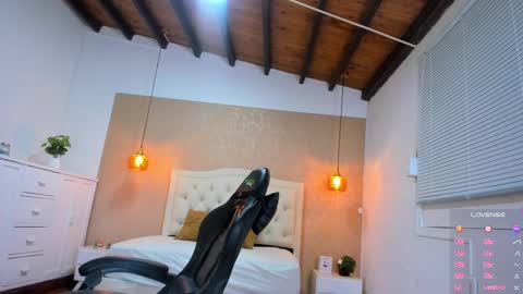 L I S S A  online show from 02/13/25, 01:40