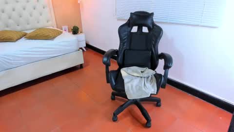 L I S S A  online show from 02/27/25, 09:43