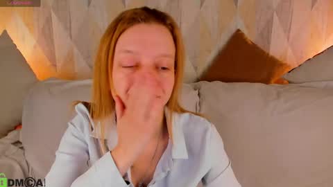 Snapshot of lissa_kitsune chatting on 05/22/26, 02:08 Lissa online show from 05/22/26, 02:08