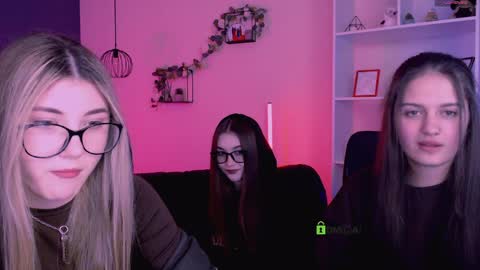 lissa_night online show from 04/05/26, 07:11