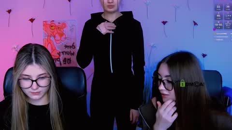 lissa_night online show from 04/13/26, 07:08