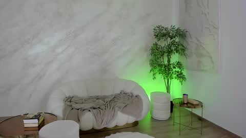 Snapshot of lissababe11 chatting on 11/17/25, 09:09 Alexa online show from 11/17/25, 09:09