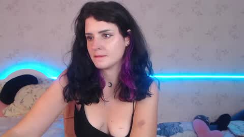 Snapshot of lissalucy chatting on 07/23/26, 10:35 Alice Dont forget to thumbs up its very important online show from 07/23/26, 10:35