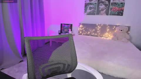 Snapshot of lissameoww chatting on 10/17/25, 01:42 lissameoww online show from 10/17/25, 01:42