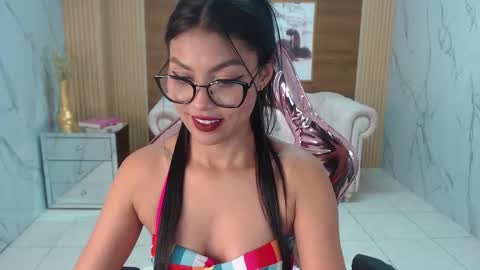 lissandra_s online show from 09/19/25, 08:42