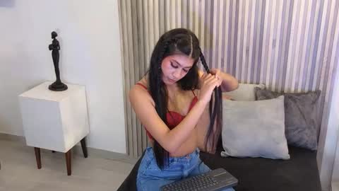 Snapshot of lissawild_ chatting on 10/17/25, 01:46 ss online show from 10/17/25, 01:46