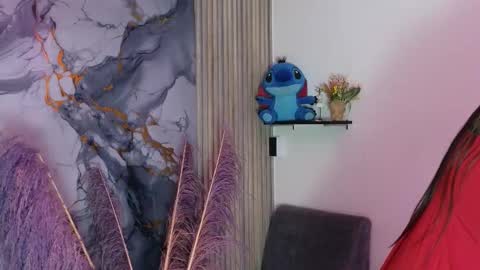 Snapshot of lissawild_ chatting on 10/31/25, 01:23 ss online show from 10/31/25, 01:23