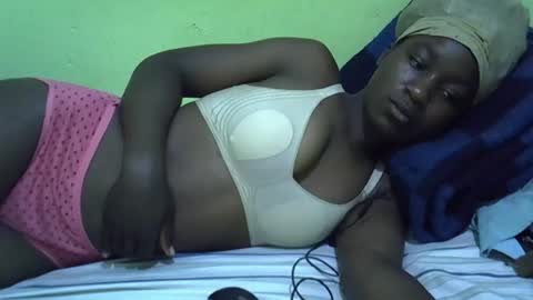 Snapshot of lisssa01 chatting on 09/14/25, 04:11 lisssa01 online show from 09/14/25, 04:11