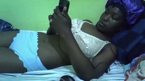 Snapshot of lisssa01 chatting on 09/18/25, 12:29 lisssa01 online show from 09/18/25, 12:29