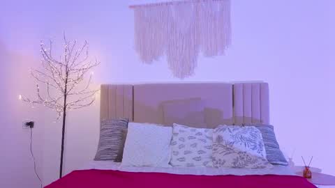 lit1le_mia online show from 11/04/25, 11:15