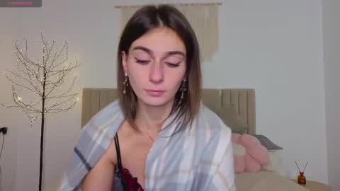 lit1le_mia online show from 11/19/25, 10:54