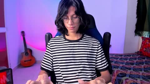 Snapshot of literateboy chatting on 01/10/25, 11:22 Literateboy online show from 01/10/25, 11:22