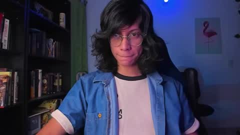 Snapshot of literateboy chatting on 09/09/25, 12:43 Literateboy online show from 09/09/25, 12:43