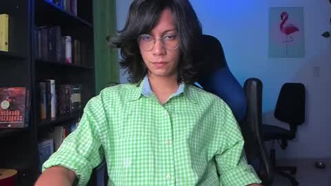 Snapshot of literateboy chatting on 09/23/25, 01:08 Literateboy online show from 09/23/25, 01:08