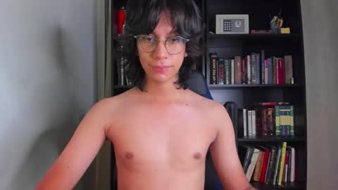 Snapshot of literateboy chatting on 10/18/25, 12:57 Literateboy online show from 10/18/25, 12:57