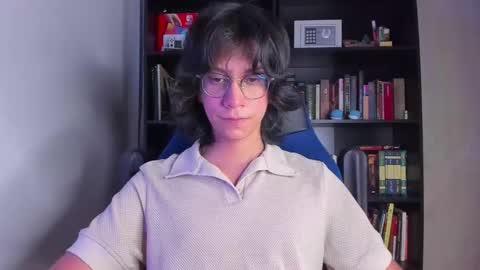 Snapshot of literateboy chatting on 10/21/25, 12:44 Literateboy online show from 10/21/25, 12:44